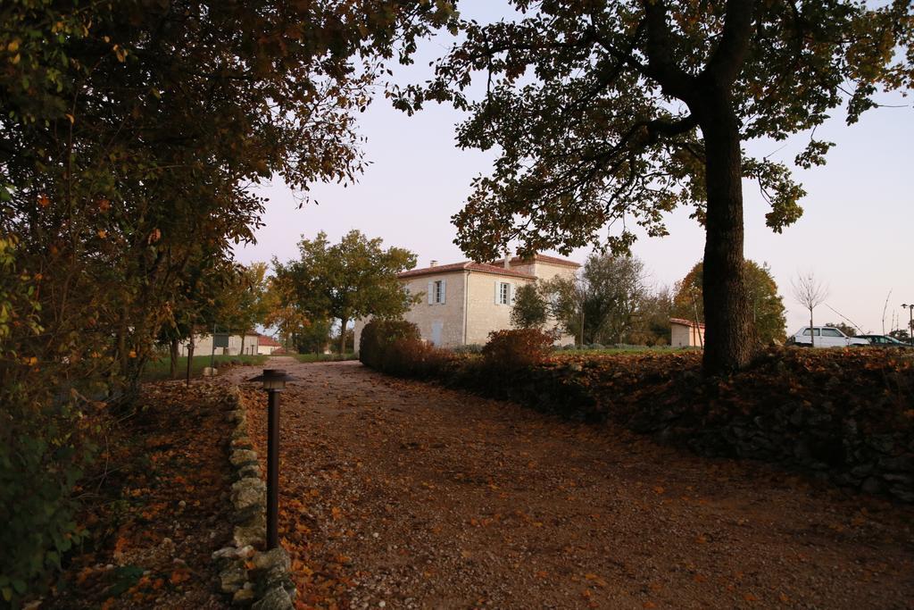 Chambres D'Hotes Domaine De Nazere Avezan Zewnętrze zdjęcie