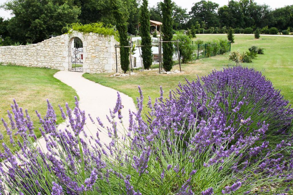 Chambres D'Hotes Domaine De Nazere Avezan Zewnętrze zdjęcie