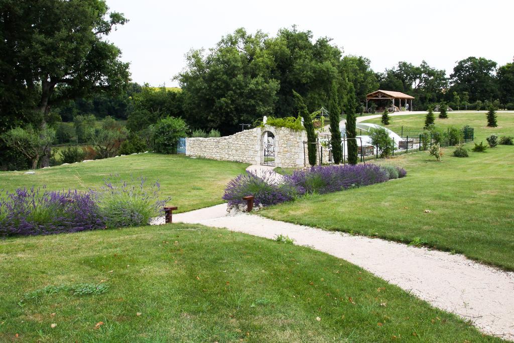 Chambres D'Hotes Domaine De Nazere Avezan Zewnętrze zdjęcie