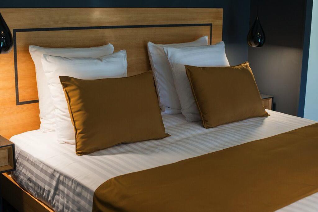 Chambres D'Hotes Domaine De Nazere Avezan Zewnętrze zdjęcie